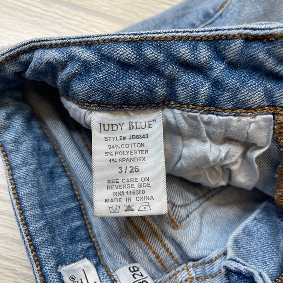 Judy Blue JB8843 Shark-bite Frayed Hem High Rise Medium Wash Jeans Size 3/26 - Picture 10 of 13